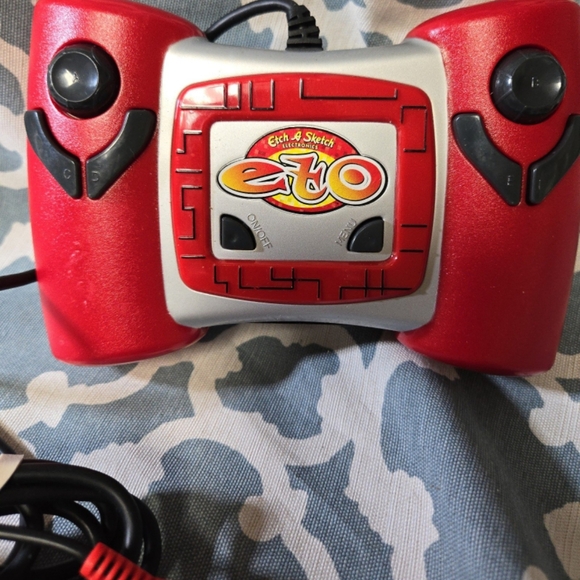 ETO Etch a Sketch TV Plug and Play Electronic Video Game. No Batteries Included. - Picture 2 of 4